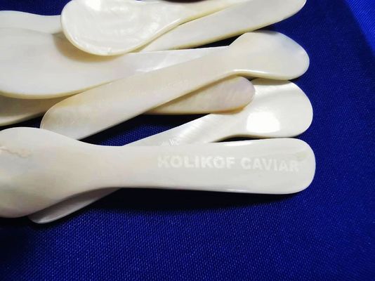 Weiße Farbe Natur Mutter der Perle Kaviar Löffel 3,5 Zoll und 4,7 verfügbar MOP Löffel in Papierhülle