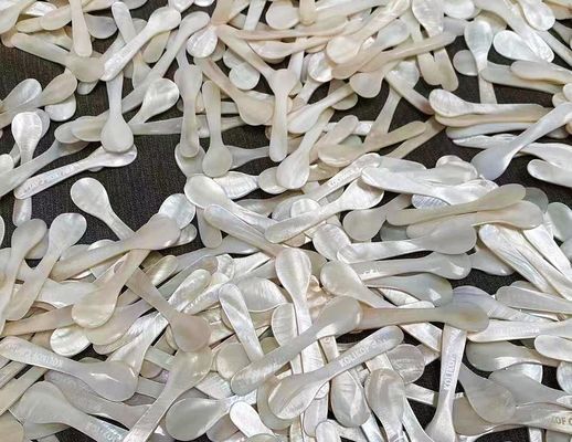 Weiße Farbe Natur Mutter der Perle Kaviar Löffel 3,5 Zoll und 4,7 verfügbar MOP Löffel in Papierhülle
